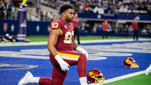 Jonathan Allen warming up for Washington.